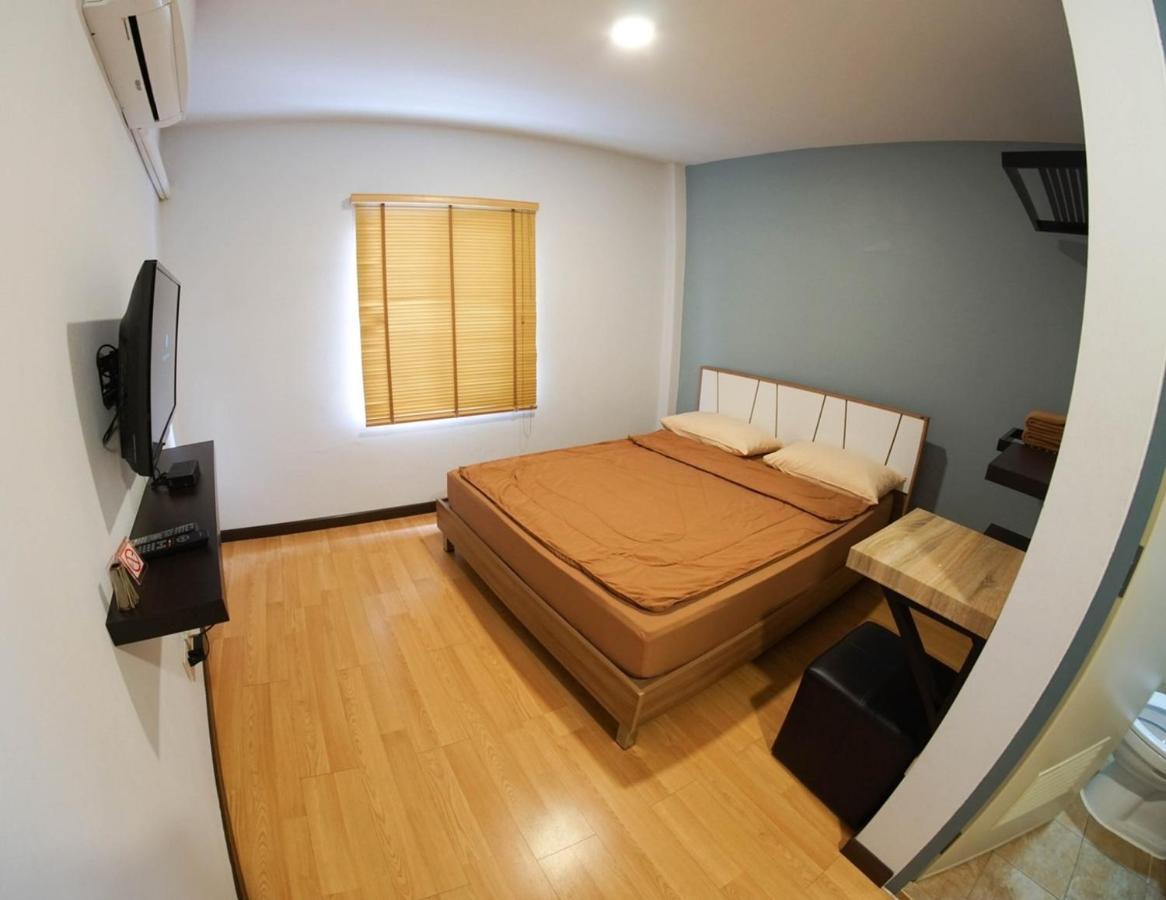 Inn Trog And Inn Soi (Adults Only) Bangkok Zewnętrze zdjęcie